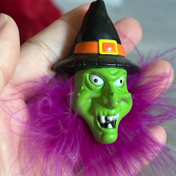 4/$109 RUSS Green Witch Head with Purple Feathers Halloween brooch 🧙 - Picture 3 of 7